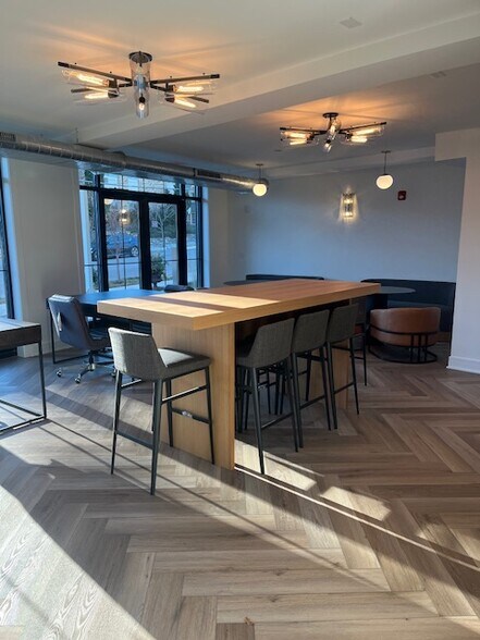 More Photos Of 511 2nd St, Excelsior Loft Creative Space For Sale
