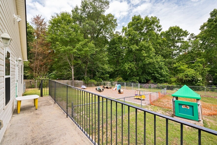 More Photos Of 824 Temple Rd, Bremen Daycare Center For Sale