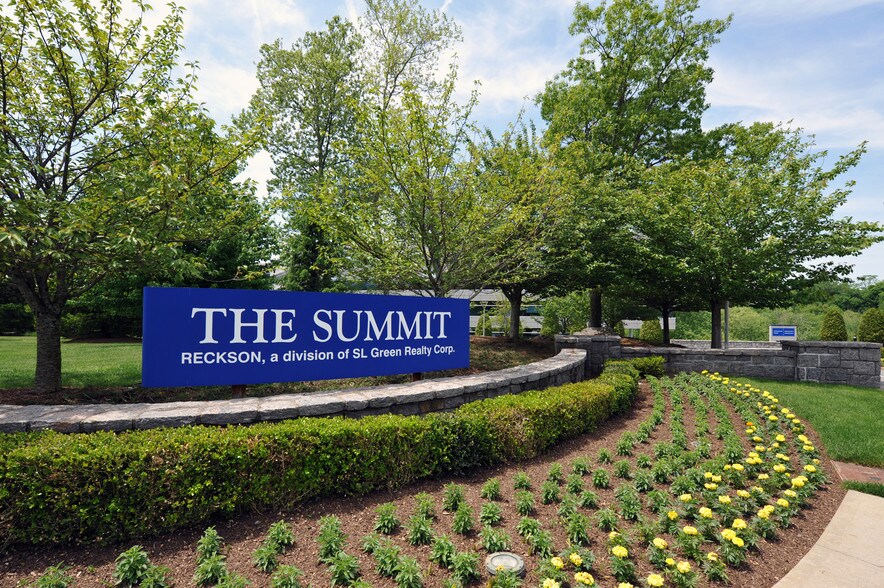 More Photos Of 500 Summit Lake Dr, Valhalla Office For Lease