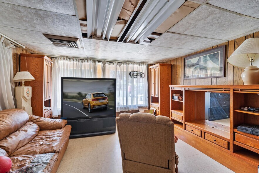 More Photos Of 485 S 100 W, Milford Hotel For Sale