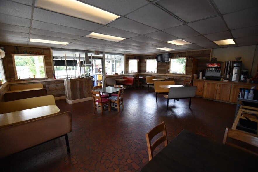 More Photos Of 1111 E Main St, Franklin Restaurant For Sale