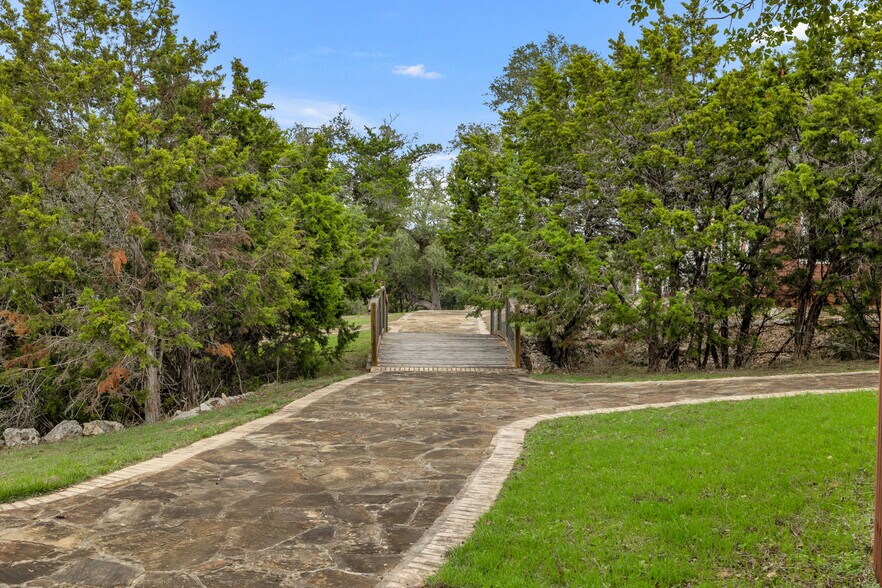 More Photos Of 251 Circle Dr, Wimberley Hospitality For Sale