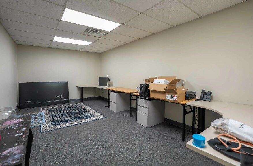 More Photos Of 1860-1878 Star Batt Dr, Rochester Hills Warehouse For Lease