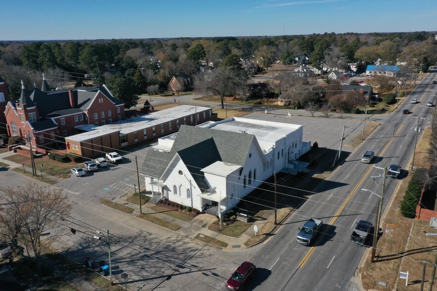 More Photos Of 401 W Cumberland St, Dunn Funeral Home For Sale
