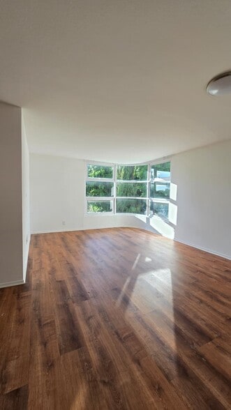 More Photos Of 4018 Camero Ave, Los Angeles Apartments For Sale