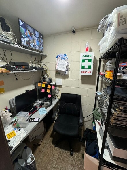 More Photos Of 1410 1st St E, Humble Restaurant For Sale