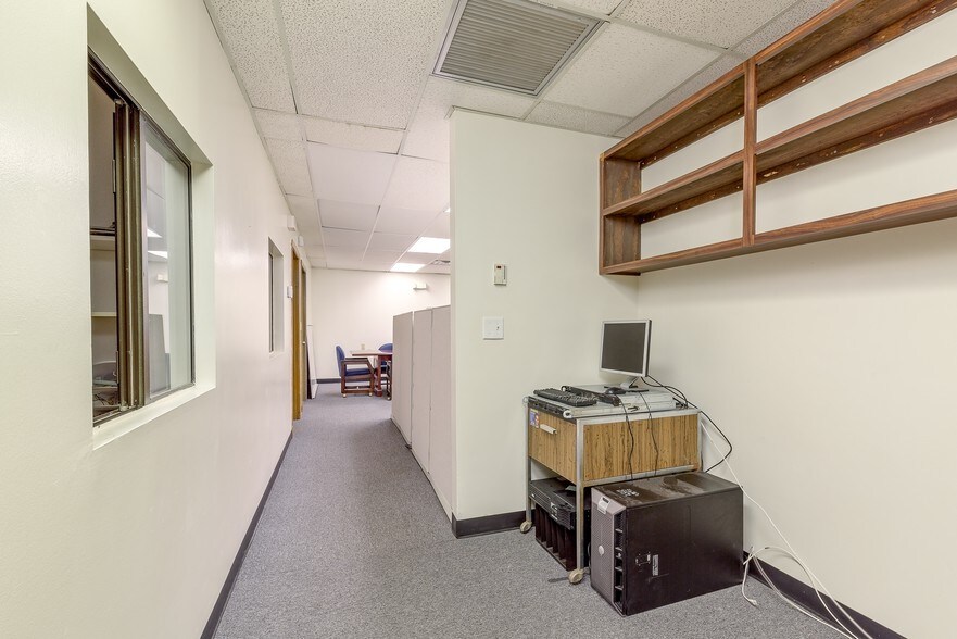 More Photos Of 5018 Spring Park Rd, Jacksonville Office For Lease