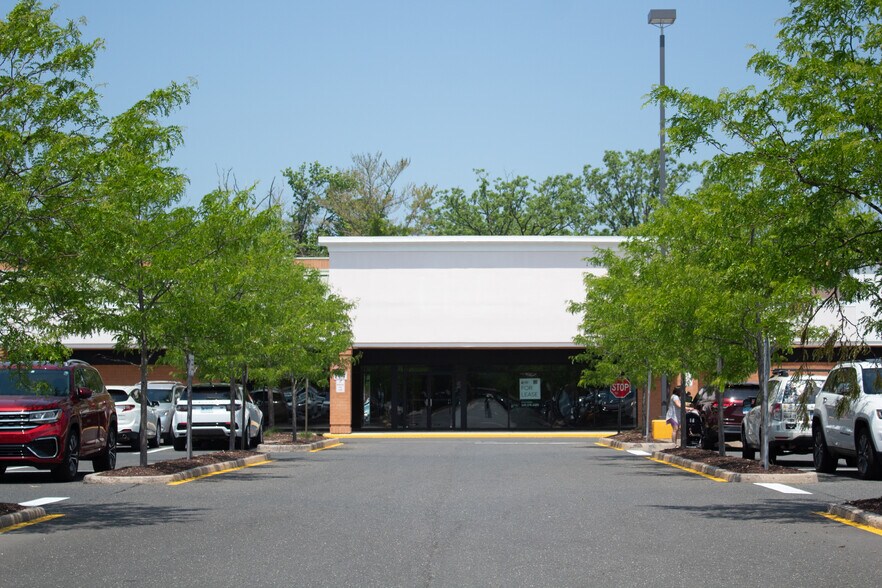 More Photos Of 15-19 Backus Ave, Danbury Unknown For Sale