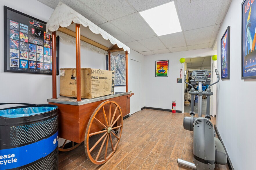 More Photos Of 14-07 113th St, College Point Research And Development For Lease