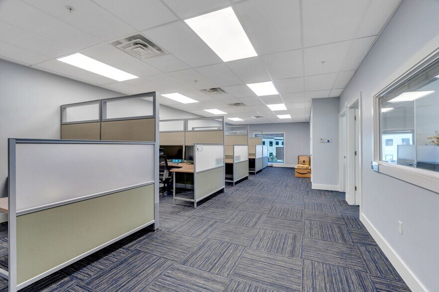 More Photos Of 2090 W 500 N, Springville Showroom For Sale