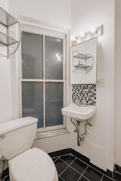 More Photos Of 414 W 42nd St, New York Apartments For Sale