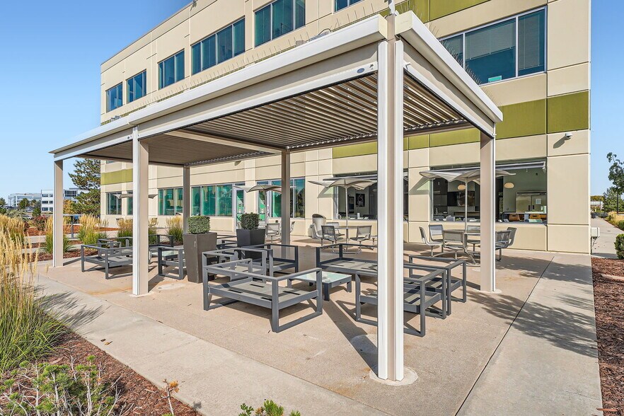 More Photos Of 7390 S Iola St, Englewood Office For Sale