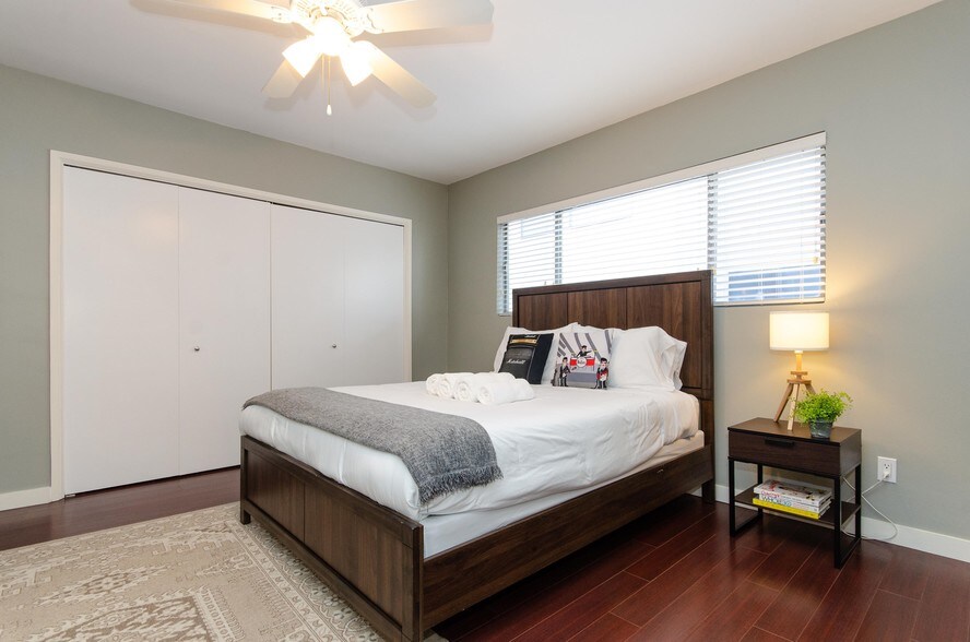 More Photos Of 1530 N Formosa Ave, Los Angeles Apartments For Sale