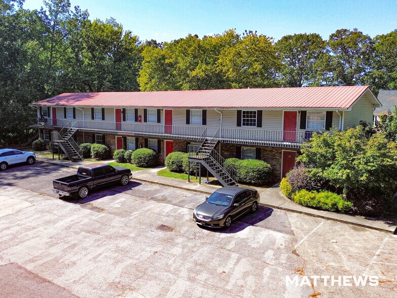 Primary Photo Of 1418 Burgess Dr, Dalton Apartments For Sale