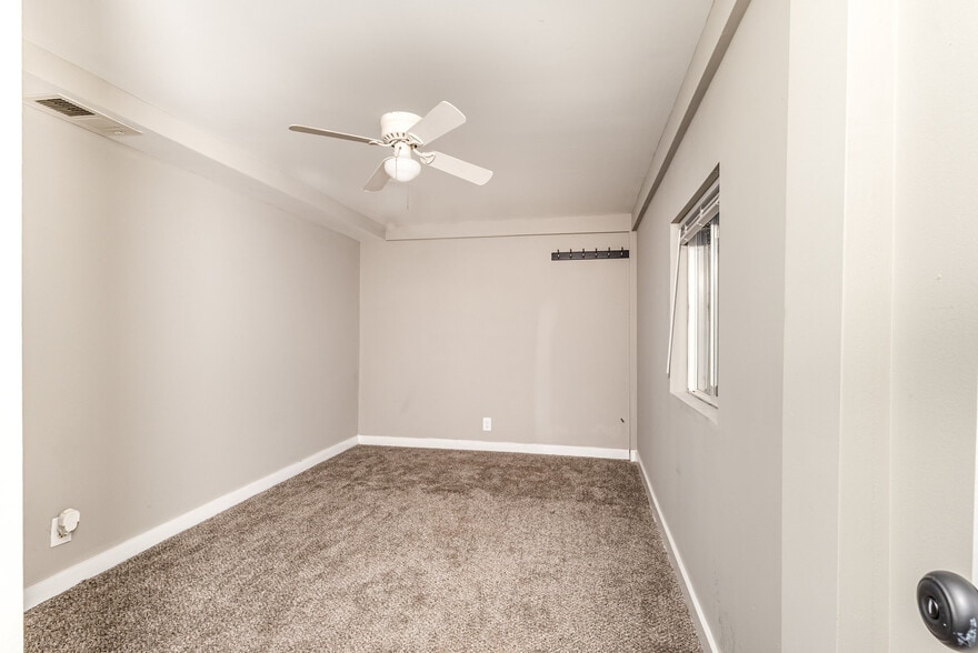 More Photos Of 6603 Dixie Hwy, Florence Freestanding For Sale