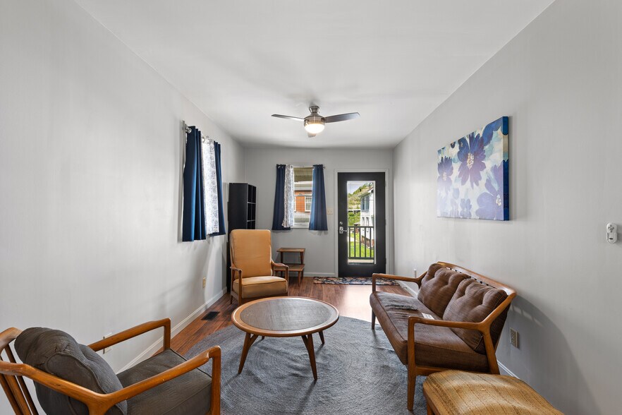 More Photos Of 900 Main St, Wellsburg Specialty For Sale