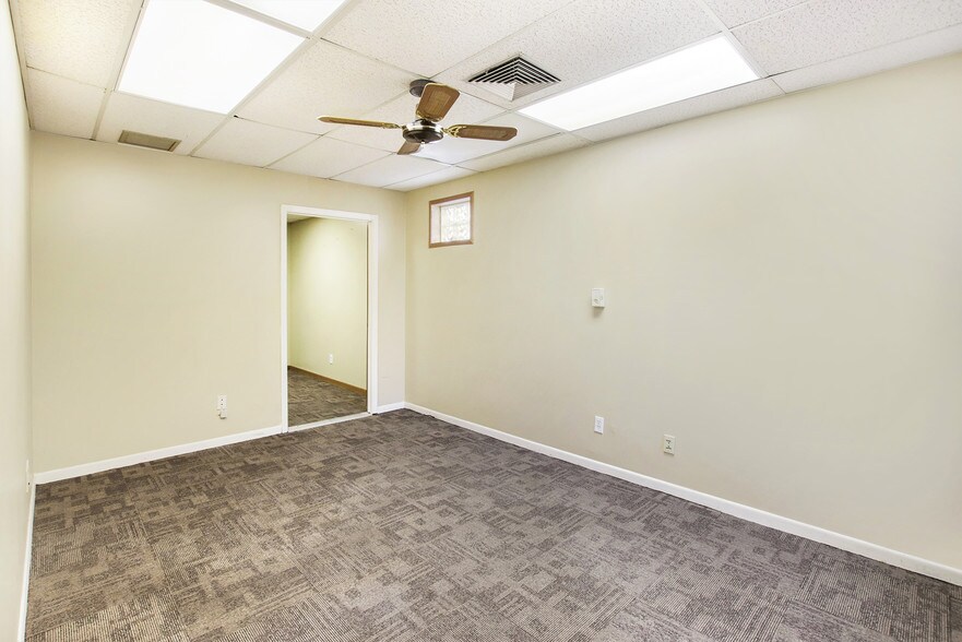 More Photos Of 710 1st Ave SW, Largo Office For Lease