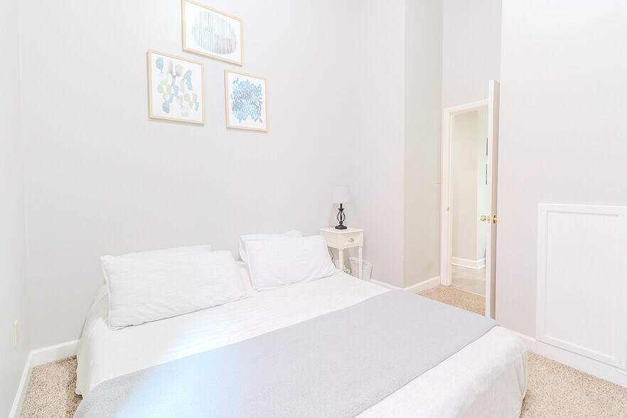 More Photos Of , Pittsburgh Multifamily For Sale