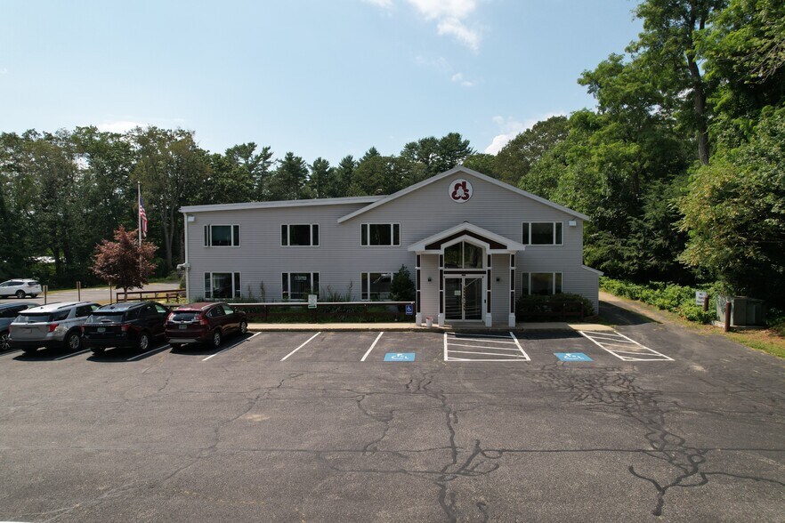 More Photos Of 39 Limerick Rd, Arundel Office For Lease