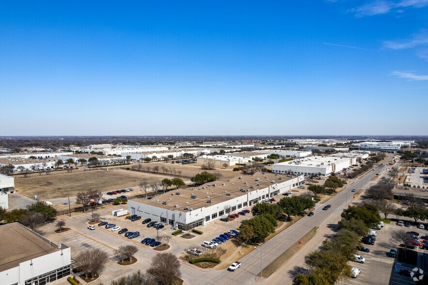 More Photos Of 2805 E Plano Pky, Plano Distribution For Lease