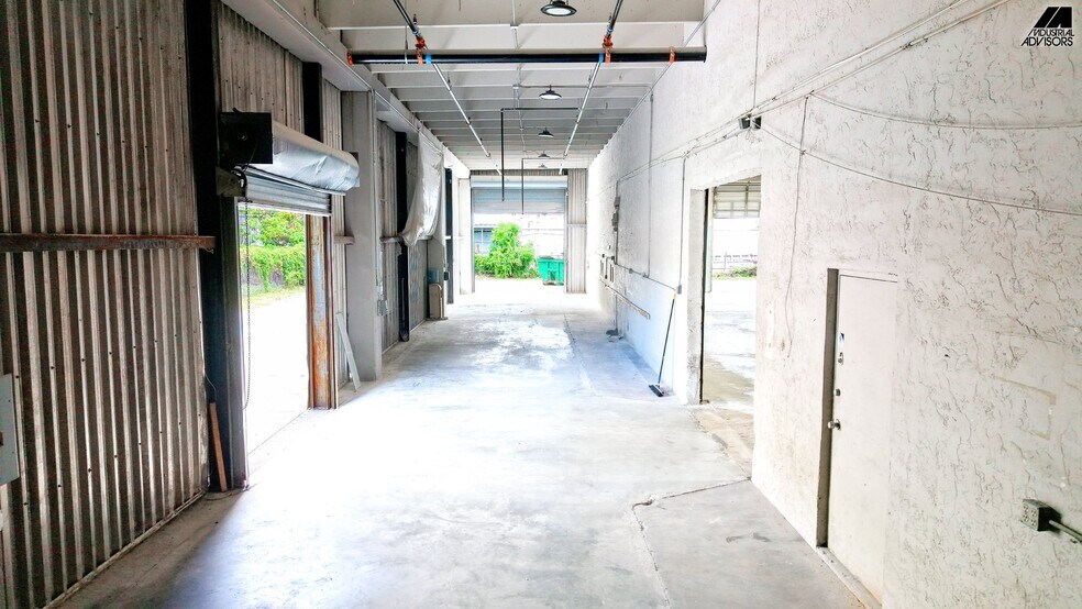 More Photos Of 16350 NW 48th Ave, Miami Warehouse For Lease