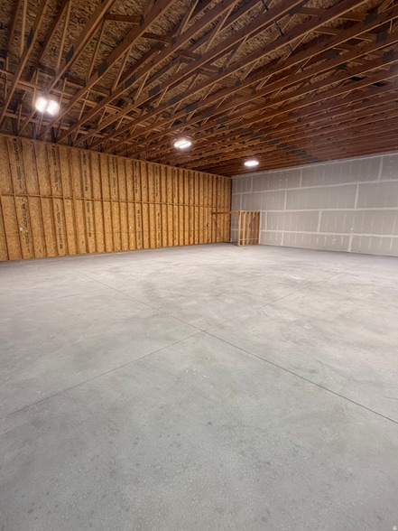 More Photos Of 1403 W 4500 S, Hurricane Airplane Hangar For Sale
