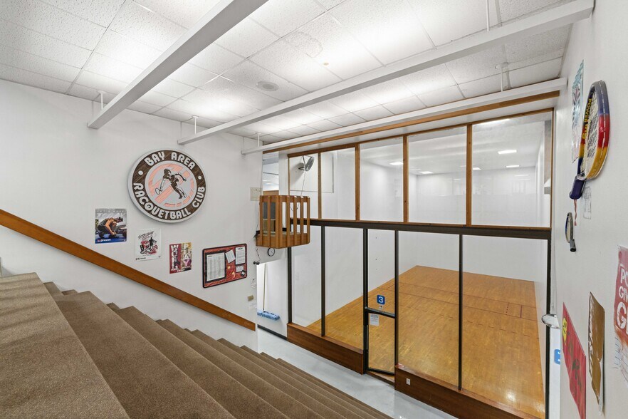 More Photos Of 985 Newmark Ave, Coos Bay Health Club For Sale