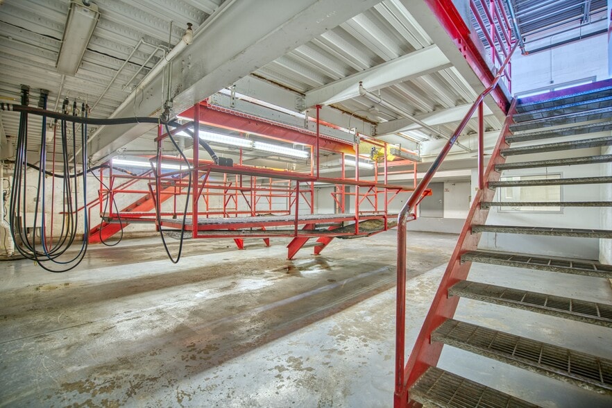 More Photos Of 165 S McCaslin Blvd, Louisville Auto Repair For Lease