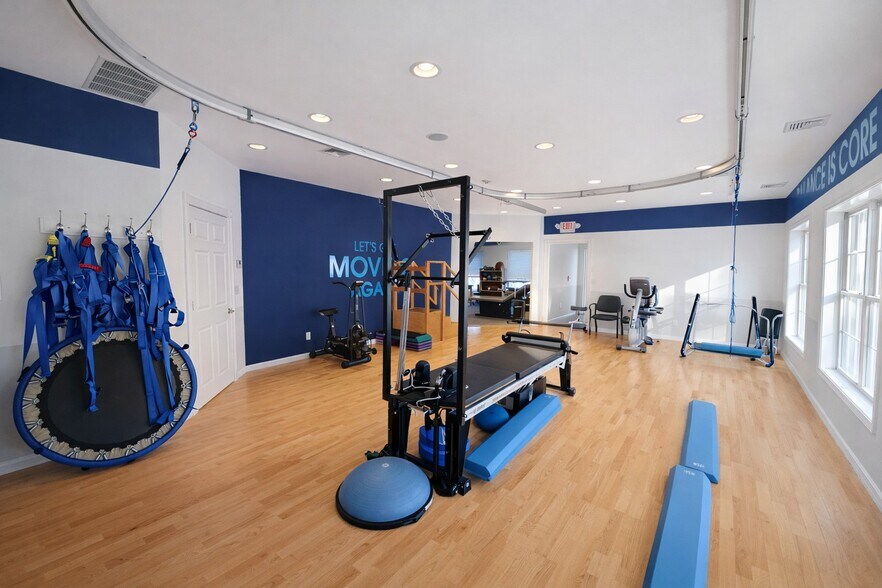 More Photos Of 1090 Meriden Waterbury Tpke, Cheshire Medical For Sale