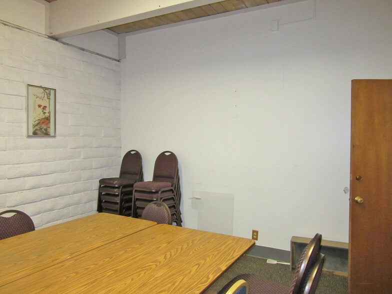 More Photos Of 238 E Church St, Stockton Office For Sale