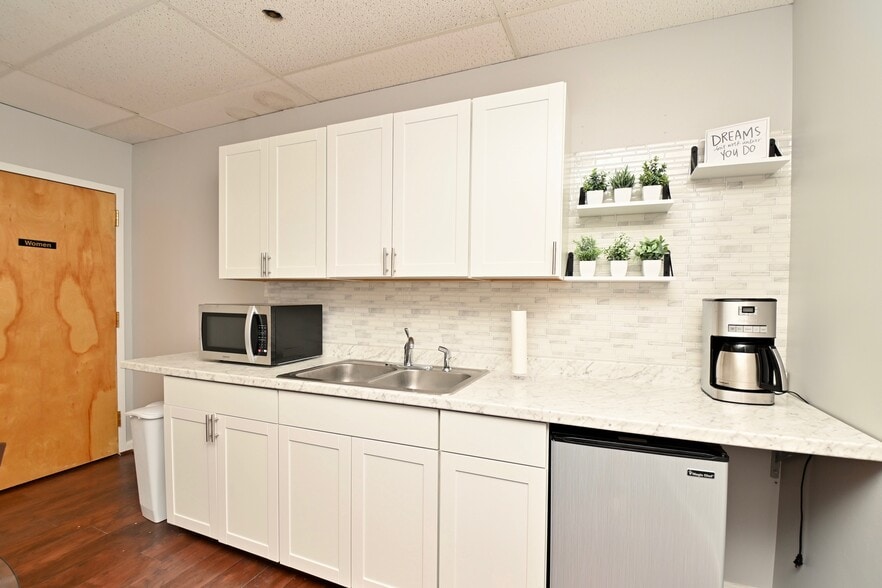 More Photos Of 10903 Indian Head Hwy, Fort Washington Office For Lease