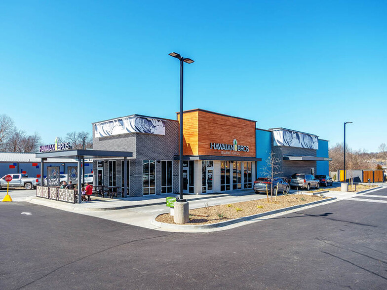 Primary Photo Of 500 E Kenosha St, Broken Arrow Fast Food For Sale