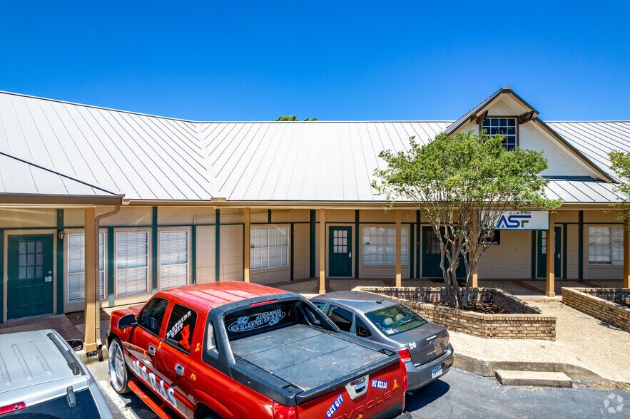 More Photos Of 12303-12335 Wetmore Rd, San Antonio Storefront For Sale
