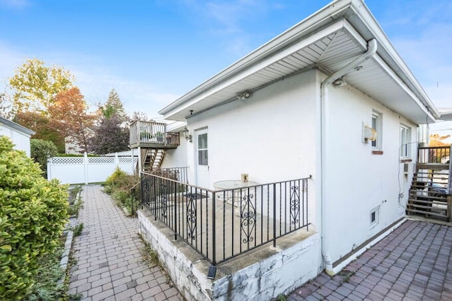 More Photos Of 715 Main St, Caldwell Storefront Retail Residential For Sale