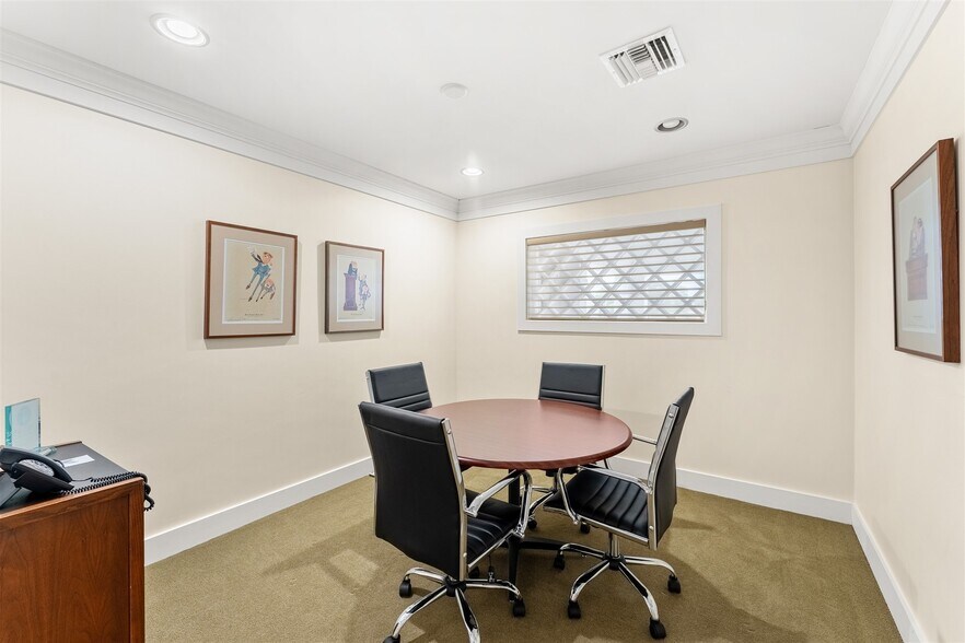 More Photos Of 525 N Harbor City Blvd, Melbourne Office For Sale
