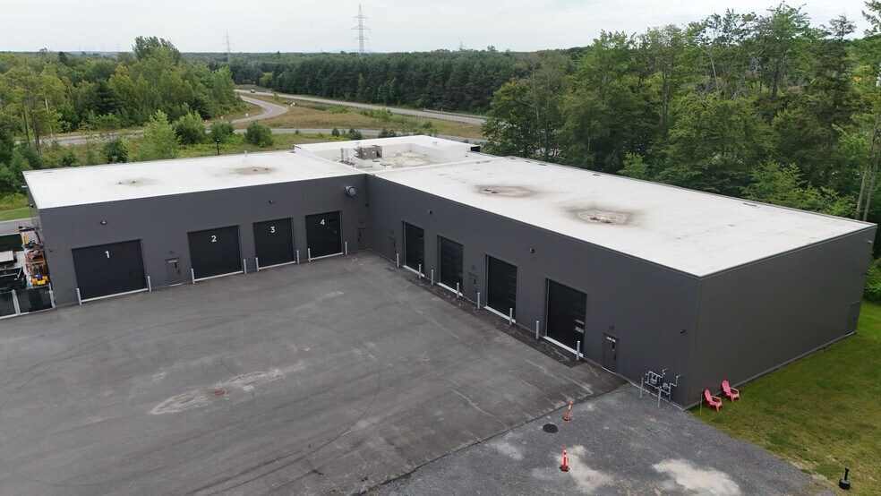More Photos Of 1565 Rue Ernest-Harnois, Joliette Warehouse For Lease