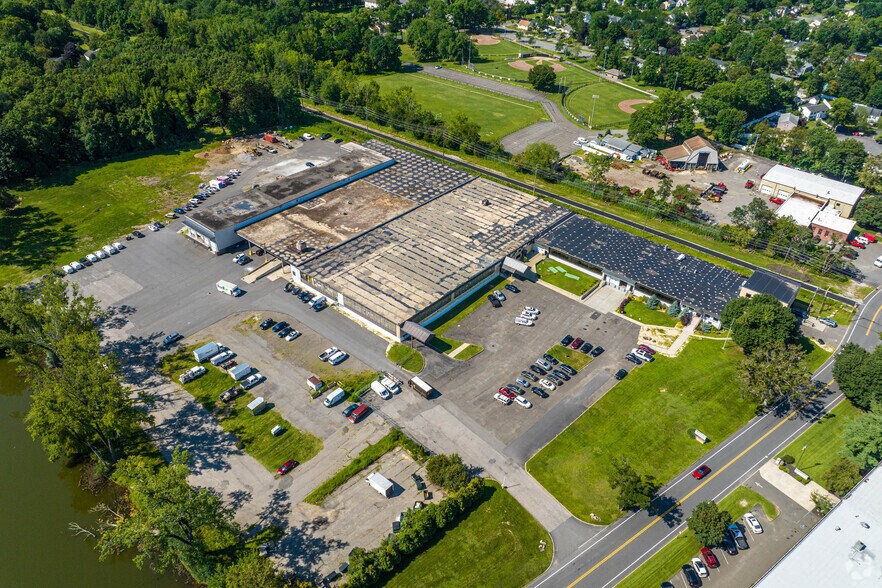 More Photos Of 101 Alexander Ave, Pompton Plains Warehouse For Lease