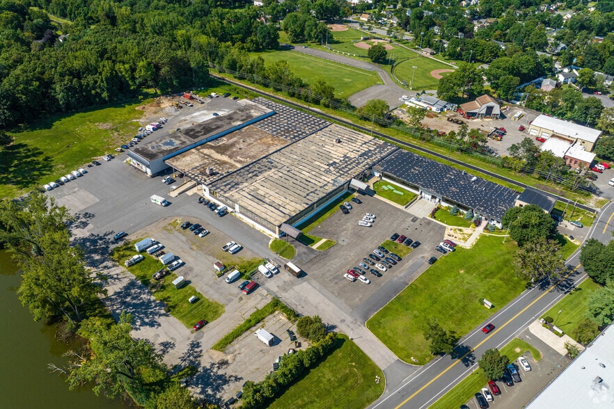 More Photos Of 101 Alexander Ave, Pompton Plains Warehouse For Lease