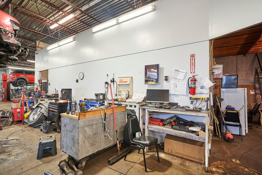 More Photos Of 2441 Romig Rd, Akron Auto Repair For Sale