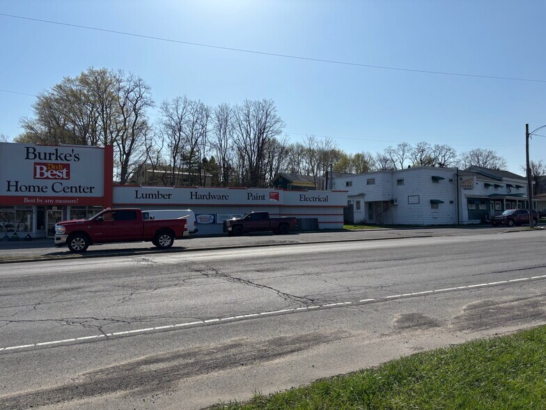 More Photos Of 201 Seneca St, Fulton Freestanding For Sale