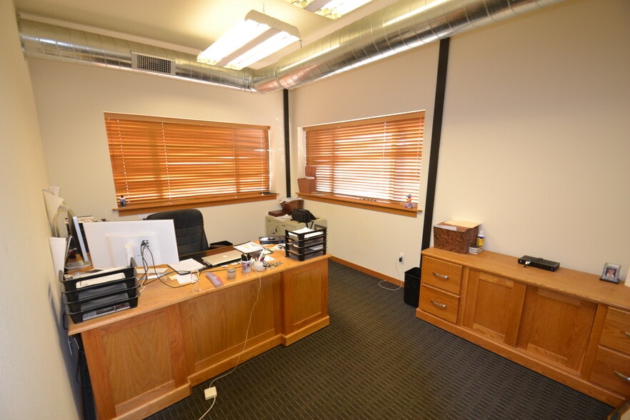 More Photos Of 6915 Raywood Rd, Monona Warehouse For Sale