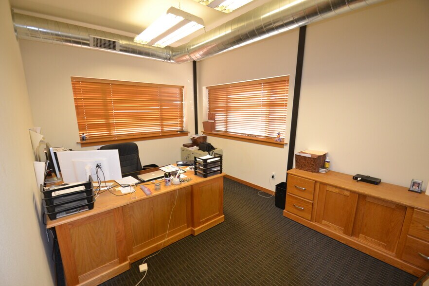 More Photos Of 6915 Raywood Rd, Monona Warehouse For Sale