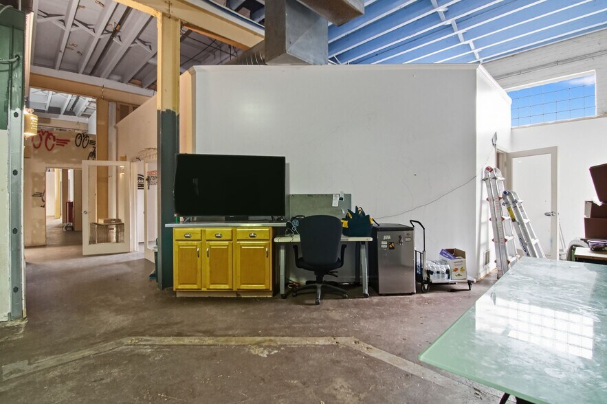 More Photos Of 1157 Concord St, Detroit Light Manufacturing For Sale