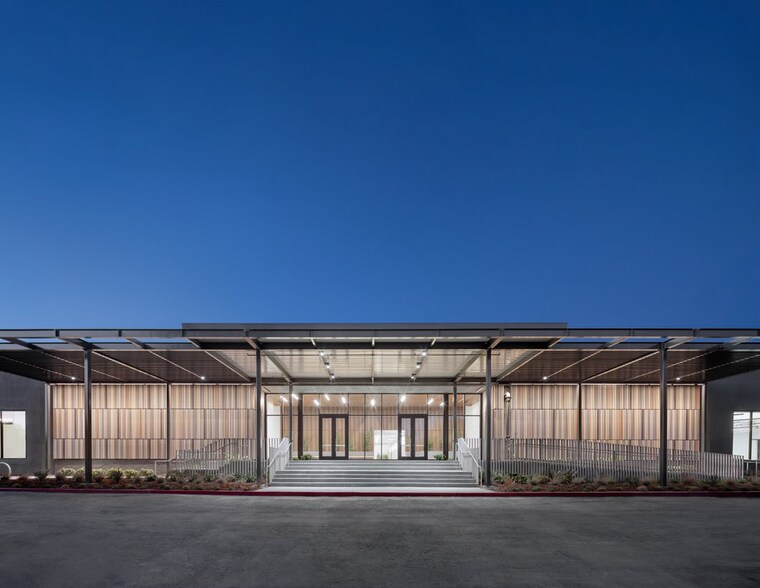 More Photos Of 1650 65th St, Emeryville Flex For Lease