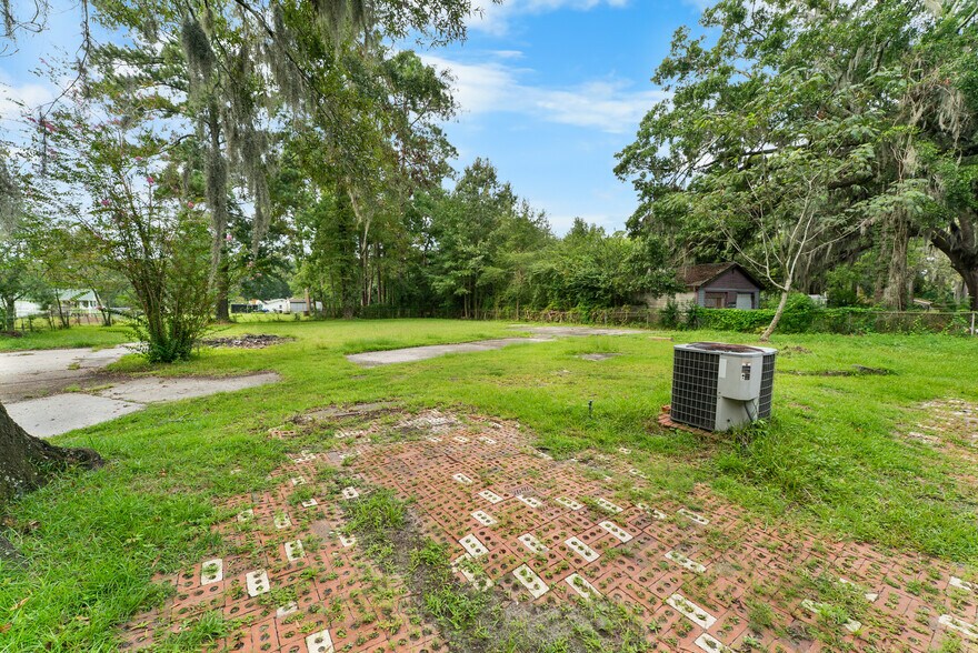 More Photos Of 2605 US Highway 80 W, Savannah Office For Sale