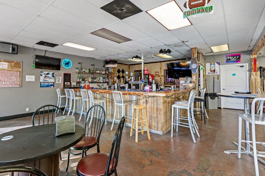 More Photos Of 516-522 Benham St, Bonne Terre Office For Lease