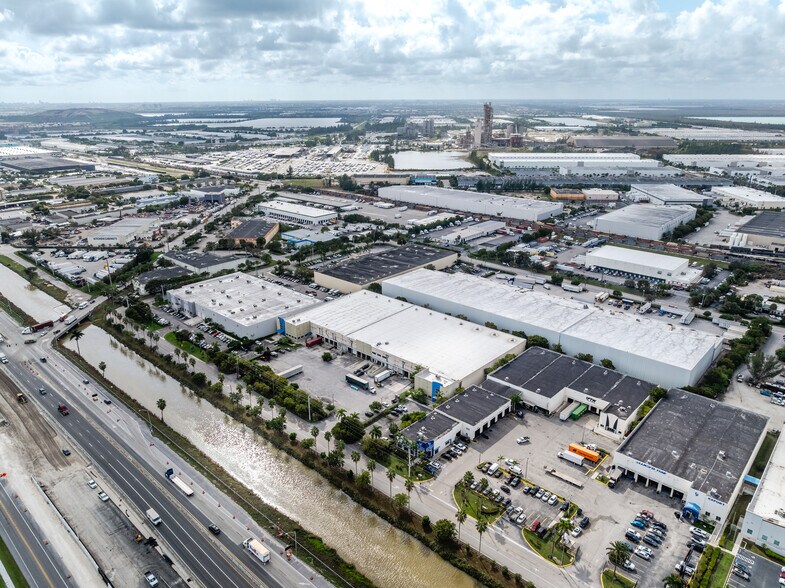 More Photos Of 12860-12864 NW South River Dr, Medley Warehouse For Lease