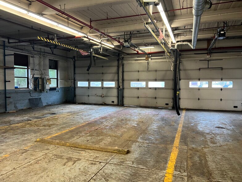 More Photos Of 15 Water St, Leicester Manufacturing For Lease