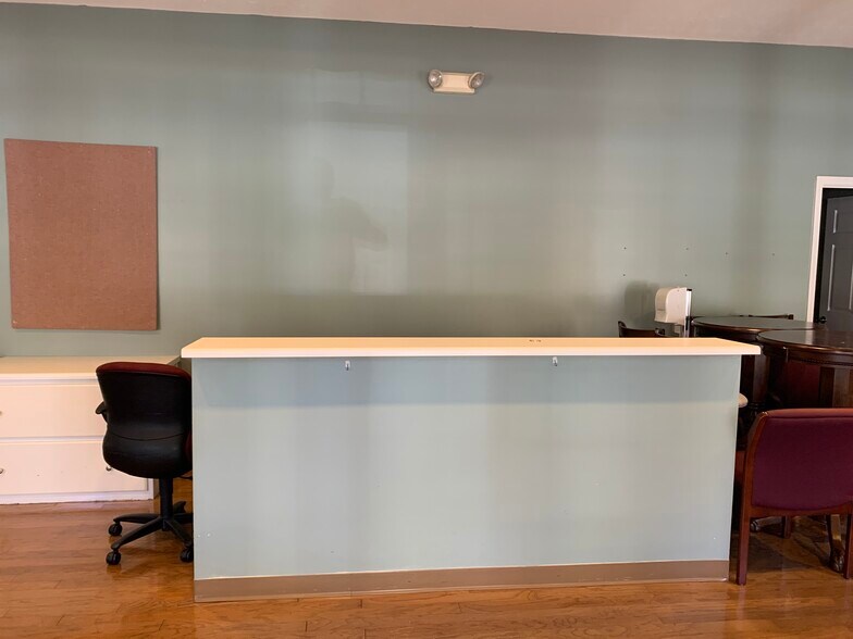 More Photos Of 4608 Lower Roswell Rd, Marietta Office For Sale