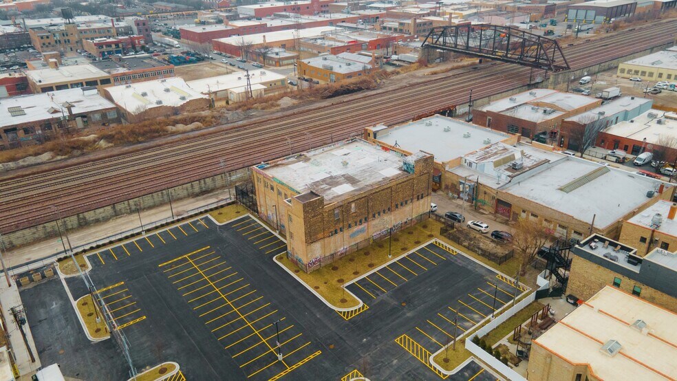More Photos Of 1648 W Kinzie St, Chicago Loft Creative Space For Sale